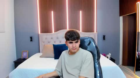 Tommy  online show from 10/31/25, 05:08