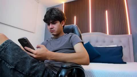 Tommy  online show from 12/17/25, 03:23