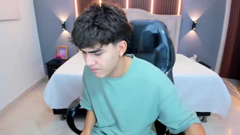 Tommy  online show from 04/17/26, 03:42