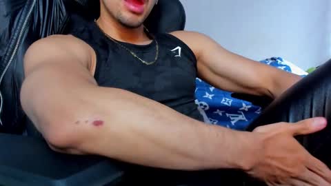 Twitter BreddTommy IG tommy bredd online show from 09/16/25, 07:37