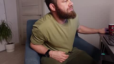 Snapshot of tommy_burnzzz chatting on 12/02/24, 02:20 tommy burnzzz online show from 12/02/24, 02:20