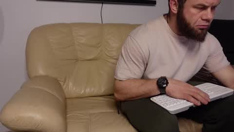 Snapshot of tommy_burnzzz chatting on 12/18/24, 03:15 tommy burnzzz online show from 12/18/24, 03:15