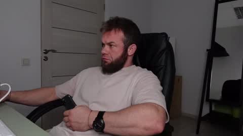 Snapshot of tommy_burnzzz chatting on 12/19/24, 02:45 tommy burnzzz online show from 12/19/24, 02:45