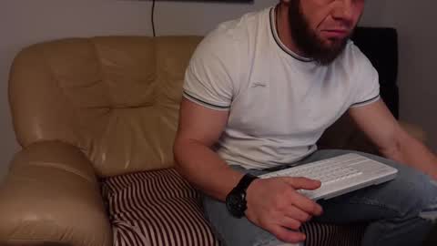 Snapshot of tommy_burnzzz chatting on 12/20/24, 02:41 tommy burnzzz online show from 12/20/24, 02:41