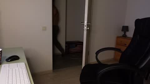 Snapshot of tommy_burnzzz chatting on 12/29/24, 06:14 tommy burnzzz online show from 12/29/24, 06:14