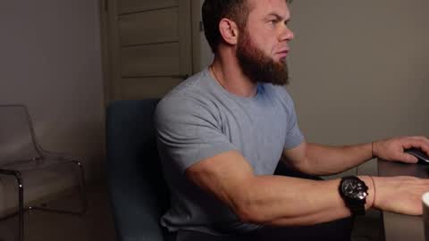 Snapshot of tommy_burnzzz chatting on 12/31/24, 02:29 tommy burnzzz online show from 12/31/24, 02:29