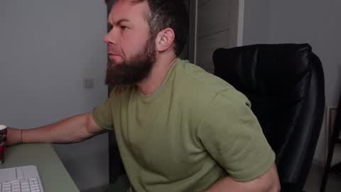 Snapshot of tommy_burnzzz chatting on 01/06/25, 05:30 tommy burnzzz online show from 01/06/25, 05:30