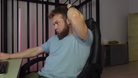 Snapshot of tommy_burnzzz chatting on 01/07/25, 01:14 tommy burnzzz online show from 01/07/25, 01:14