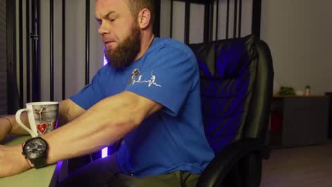 Snapshot of tommy_burnzzz chatting on 01/18/25, 04:37 tommy burnzzz online show from 01/18/25, 04:37