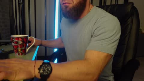 Snapshot of tommy_burnzzz chatting on 01/19/25, 02:36 tommy burnzzz online show from 01/19/25, 02:36