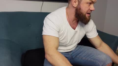 Snapshot of tommy_burnzzz chatting on 01/23/25, 10:32 tommy burnzzz online show from 01/23/25, 10:32