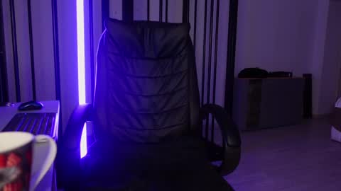 Snapshot of tommy_burnzzz chatting on 02/11/25, 06:30 tommy burnzzz online show from 02/11/25, 06:30