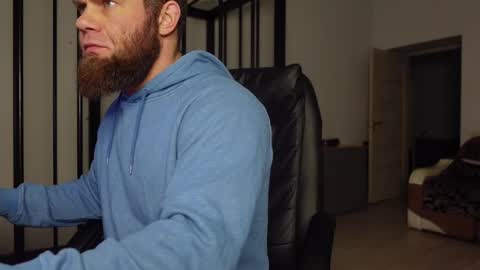 Snapshot of tommy_burnzzz chatting on 02/16/25, 05:37 tommy burnzzz online show from 02/16/25, 05:37