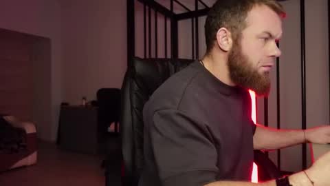 Snapshot of tommy_burnzzz chatting on 02/27/25, 02:32 tommy burnzzz online show from 02/27/25, 02:32