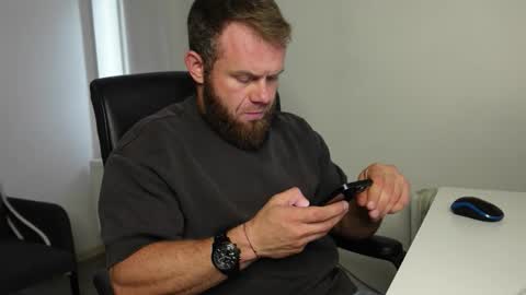 Snapshot of tommy_burnzzz chatting on 10/06/25, 10:45 tommy burnzzz online show from 10/06/25, 10:45