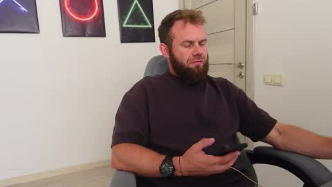 Snapshot of tommy_burnzzz chatting on 10/07/25, 10:23 tommy burnzzz online show from 10/07/25, 10:23