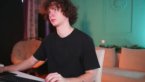 Tommy online show from 12/22/25, 09:39