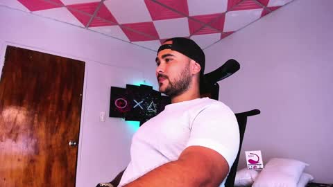 tommy_sccott online show from 12/18/24, 02:53