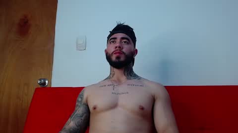 Snapshot of tommyblessd1 chatting on 01/29/25, 07:04 Steven online show from 01/29/25, 07:04