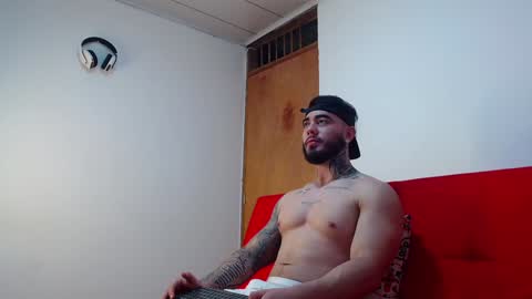 Snapshot of tommyblessd1 chatting on 02/05/25, 07:07 Steven online show from 02/05/25, 07:07