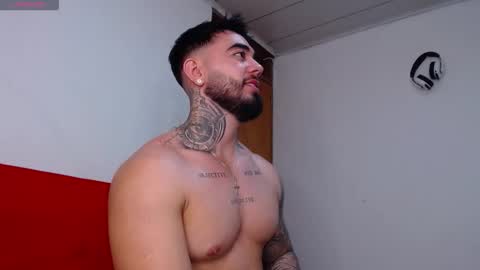 Snapshot of tommyblessd1 chatting on 10/28/25, 06:17 Steven online show from 10/28/25, 06:17