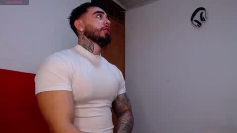 Snapshot of tommyblessd1 chatting on 11/05/25, 06:57 Steven online show from 11/05/25, 06:57