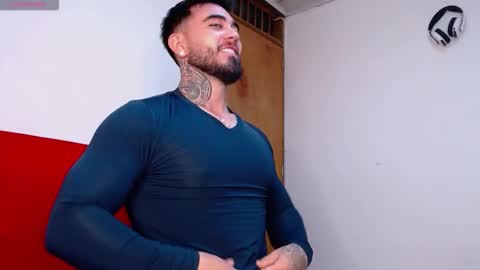 Snapshot of tommyblessd1 chatting on 11/15/25, 04:54 Steven online show from 11/15/25, 04:54