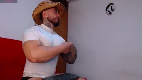 Snapshot of tommyblessd1 chatting on 11/19/25, 05:51 Steven online show from 11/19/25, 05:51