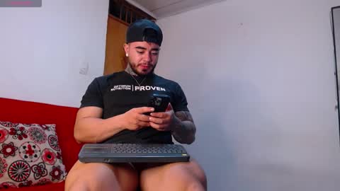 Snapshot of tommyblessd1 chatting on 12/20/25, 09:33 Steven online show from 12/20/25, 09:33