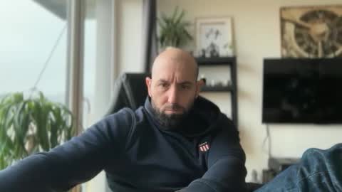 Thomas Fit online show from 12/19/25, 08:21