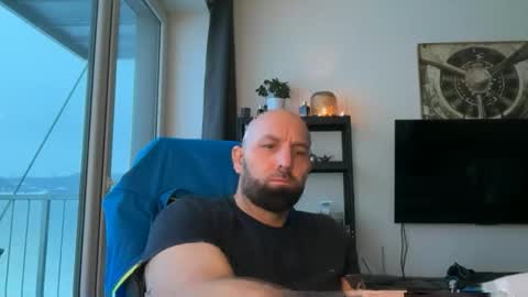 Thomas Fit online show from 01/14/26, 06:52