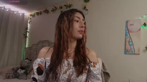 leyla  online show from 11/23/25, 01:55