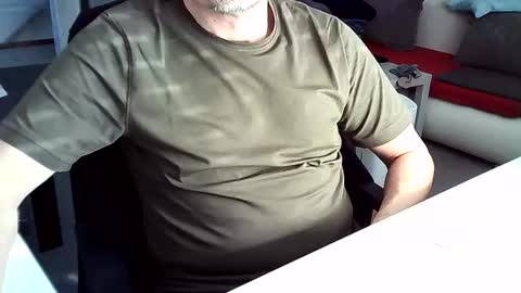 Tom online show from 02/17/25, 09:24