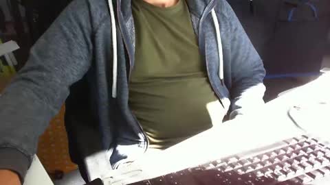 Tom online show from 09/15/25, 09:20