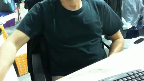 Tom online show from 11/21/25, 06:39