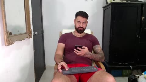 Snapshot of tomy_johnson2 chatting on 12/30/24, 11:06 Tomas jhonson online show from 12/30/24, 11:06
