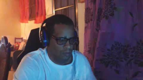 Snapshot of toni2814 chatting on 12/29/24, 02:17 Antonio online show from 12/29/24, 02:17