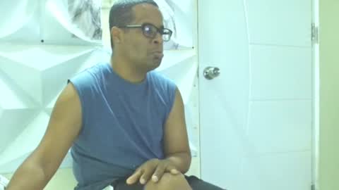 Snapshot of toni2814 chatting on 01/22/25, 12:38 Antonio online show from 01/22/25, 12:38