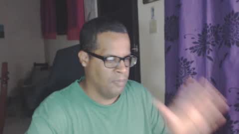 Snapshot of toni2814 chatting on 01/27/25, 01:26 Antonio online show from 01/27/25, 01:26