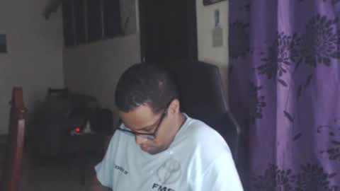 Snapshot of toni2814 chatting on 02/07/25, 02:29 Antonio online show from 02/07/25, 02:29