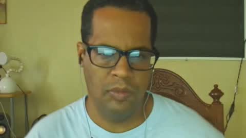 Snapshot of toni2814 chatting on 02/07/25, 12:17 Antonio online show from 02/07/25, 12:17