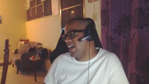 Snapshot of toni2814 chatting on 02/10/25, 01:35 Antonio online show from 02/10/25, 01:35