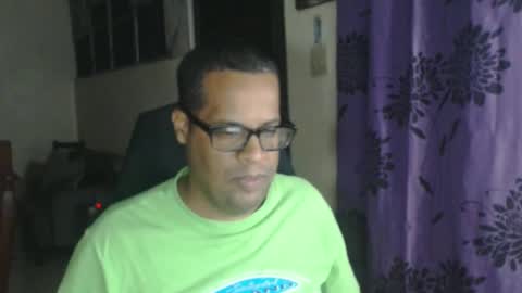 Snapshot of toni2814 chatting on 02/26/25, 02:37 Antonio online show from 02/26/25, 02:37