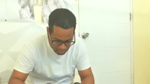 Snapshot of toni2814 chatting on 03/09/25, 01:15 Antonio online show from 03/09/25, 01:15