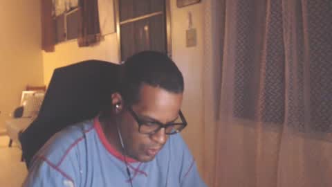 Snapshot of toni2814 chatting on 09/11/25, 02:22 Antonio online show from 09/11/25, 02:22