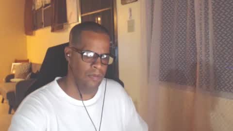 Snapshot of toni2814 chatting on 09/21/25, 01:51 Antonio online show from 09/21/25, 01:51