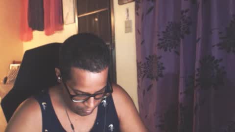 Snapshot of toni2814 chatting on 10/18/25, 02:25 Antonio online show from 10/18/25, 02:25