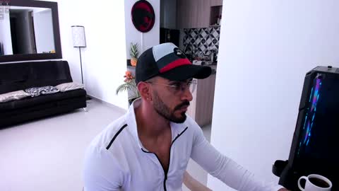 tony muscle1 online show from 02/07/25, 12:17