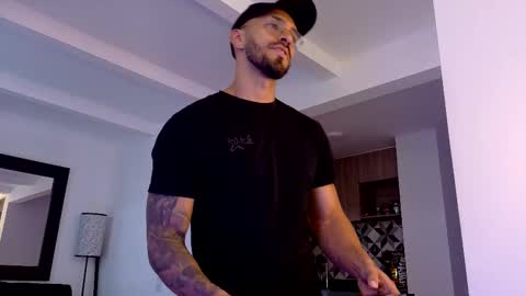 tony muscle1 online show from 10/21/25, 09:37