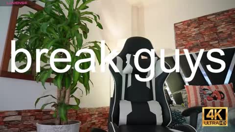 Snapshot of tony_newmen chatting on 12/06/24, 02:46 tony online show from 12/06/24, 02:46